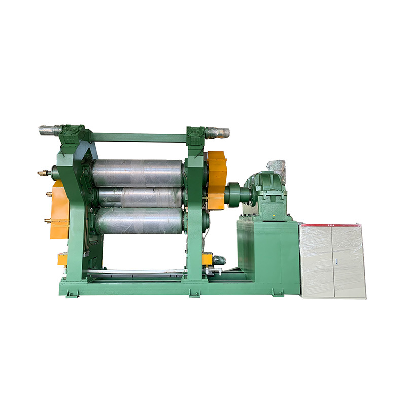 Stroj s gumenim kalandrom od 3 valjka