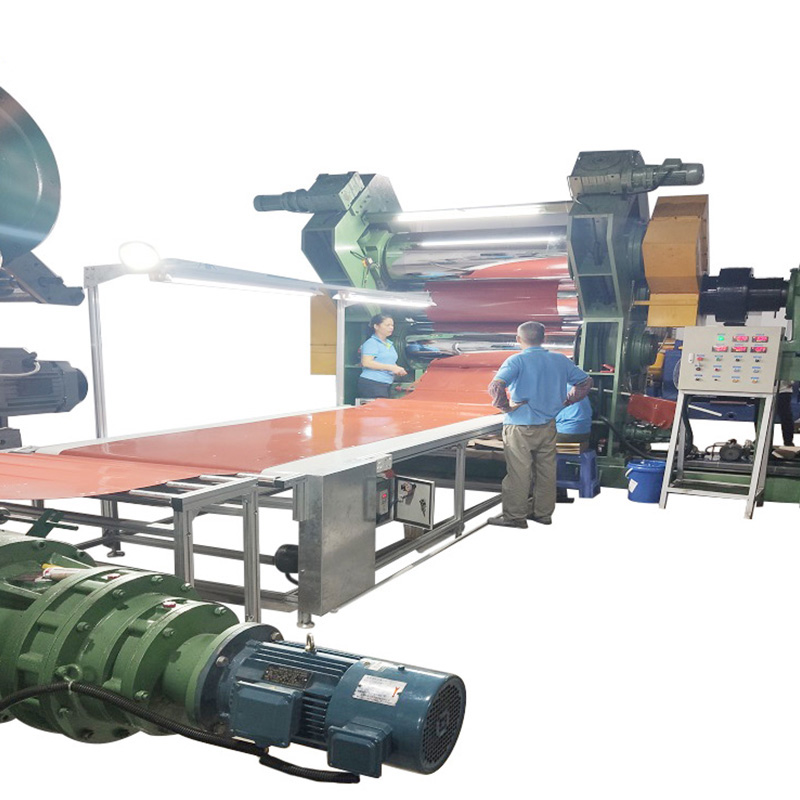 Stroj s gumenim kalandrom od 3 valjka